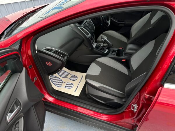 Ford, Focus 2012(12) 1.6 TDCi 115 Zetec 5dr-EF12CHG - Image 18
