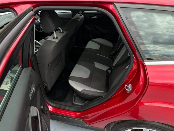 Ford, Focus 2012(12) 1.6 TDCi 115 Zetec 5dr-EF12CHG - Image 20