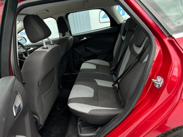 Ford, Focus 2012(12) 1.6 TDCi 115 Zetec 5dr-EF12CHG - Image 21