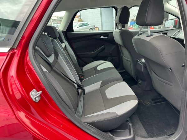 Ford, Focus 2012(12) 1.6 TDCi 115 Zetec 5dr-EF12CHG - Image 23