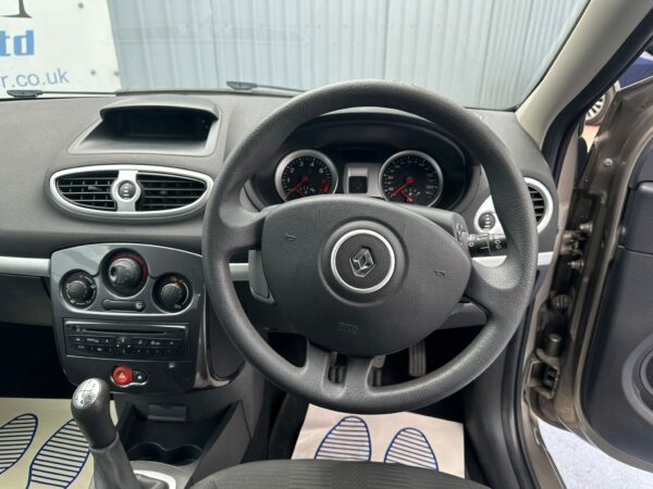 Renault, Clio 2011(61) 1.2 16V Expression 3dr-EX61ODC - Image 5