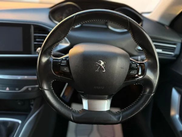 Peugeot, 308 2015 (64) - 1.6 HDi 115 Allure 5dr-EN64FBF - Image 10