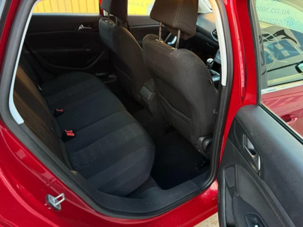 Peugeot, 308 2015 (64) - 1.6 HDi 115 Allure 5dr-EN64FBF - Image 21