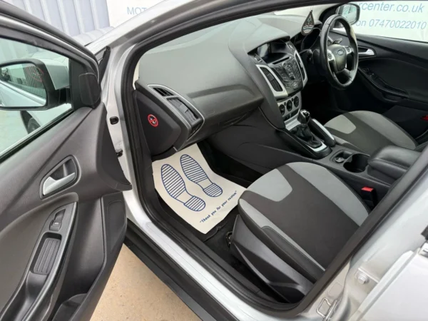 Ford, Focus 2012 (61) - 1.6 125 Zetec 5dr-HG61TXN - Image 15