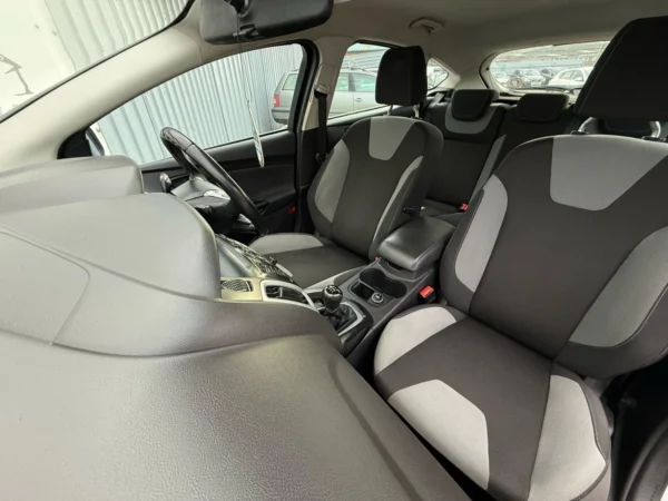 Ford, Focus 2012 (61) - 1.6 125 Zetec 5dr-HG61TXN - Image 17