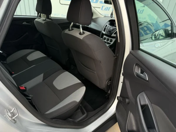 Ford, Focus 2012 (61) - 1.6 125 Zetec 5dr-HG61TXN - Image 21