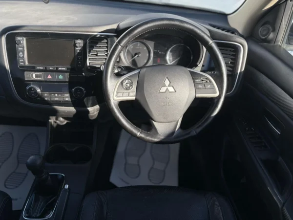Mitsubishi, Outlander 2013 (13) - 2.2 DI-D GX4 5dr-RX13VEO - Image 10