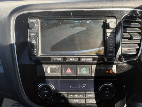 Mitsubishi, Outlander 2013 (13) - 2.2 DI-D GX4 5dr-RX13VEO - Image 16