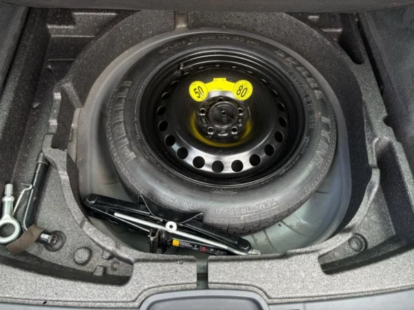 Volvo, V50 2011 (11) - D2 [115] R DESIGN 5dr-YC11KBP - Image 10