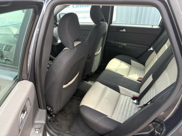 Volvo, V50 2011 (11) - D2 [115] R DESIGN 5dr-YC11KBP - Image 21