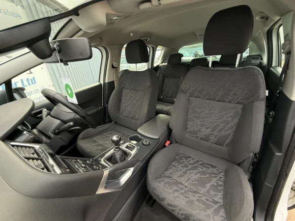 Peugeot, 3008 2012 (62) - 1.6 HDi 112 SR 5dr-EK62SVZ - Image 18