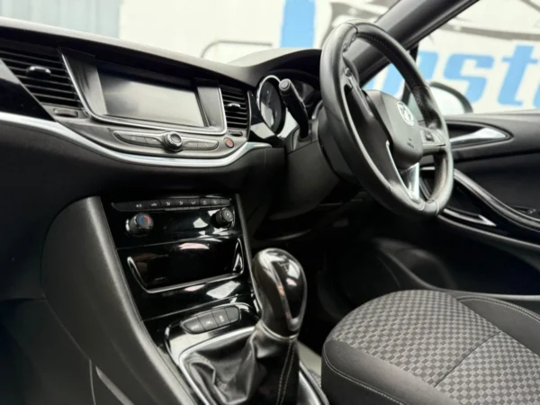 Vauxhall, Astra 2016 (66) - 1.4T 16V 150 SRi 5dr-DV66YLL - Image 13