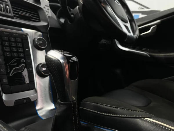 Volvo, V40 2016 (16) - D2 [120] R DESIGN 5dr-YM16FGC - Image 12