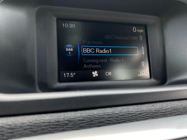 Volvo, V40 2016 (16) - D2 [120] R DESIGN 5dr-YM16FGC - Image 14