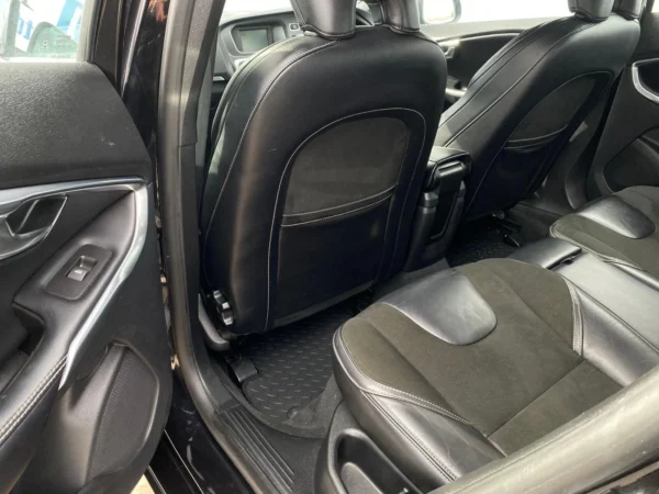 Volvo, V40 2016 (16) - D2 [120] R DESIGN 5dr-YM16FGC - Image 17