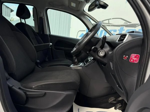 Citroen, C3 Picasso 2015 (64) - 1.6 HDi 8V Exclusive 5dr-GL64YPC - Image 9
